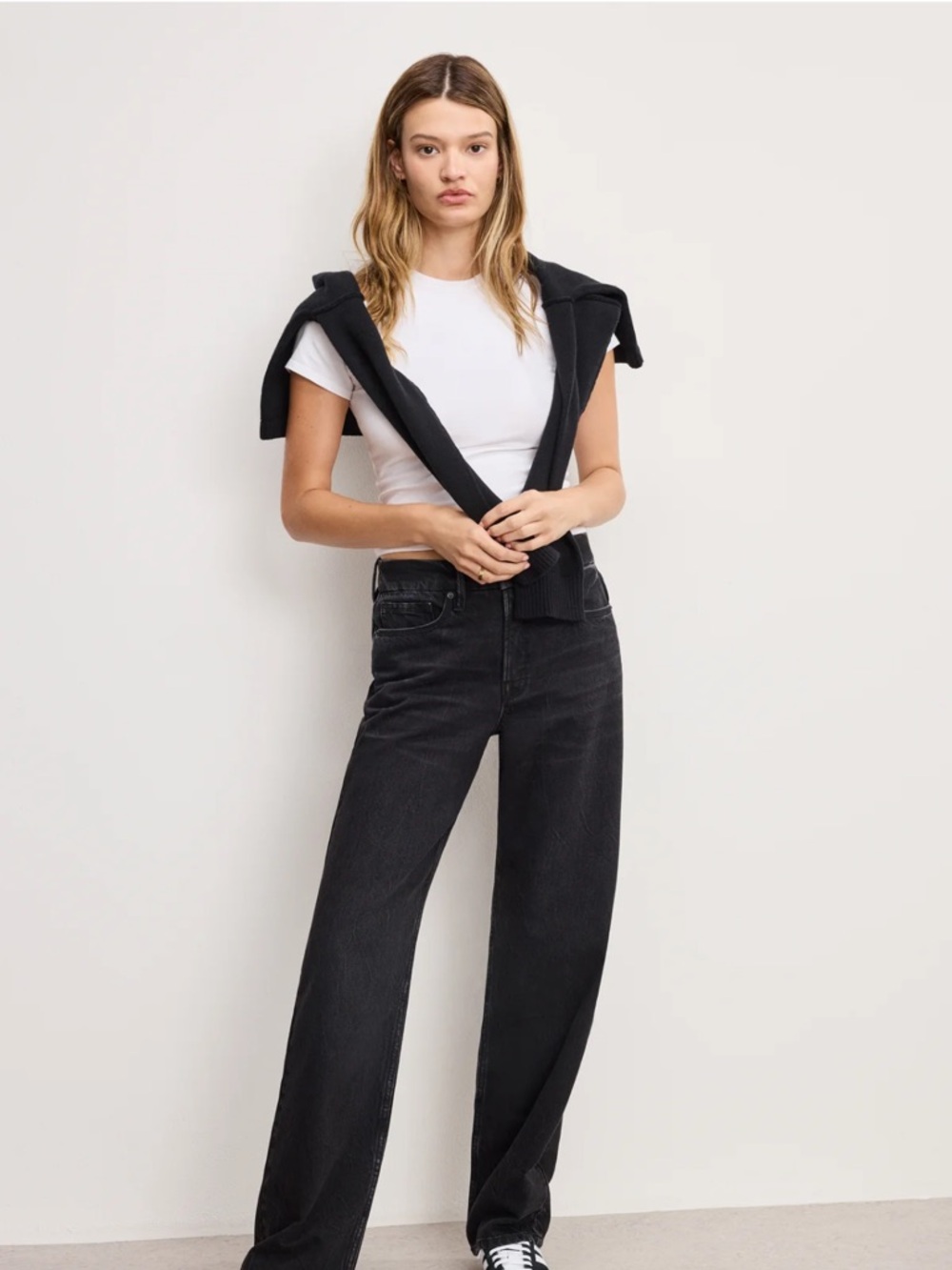 Good American Good 90s Relaxed Jeans - Picture 5 of 6